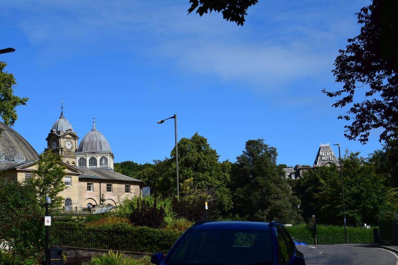 The Buxton Retreat A Luxurious 3-Storey Townhouse With Four Poster Bed And Double Jacuzzi Bath" Exterior foto