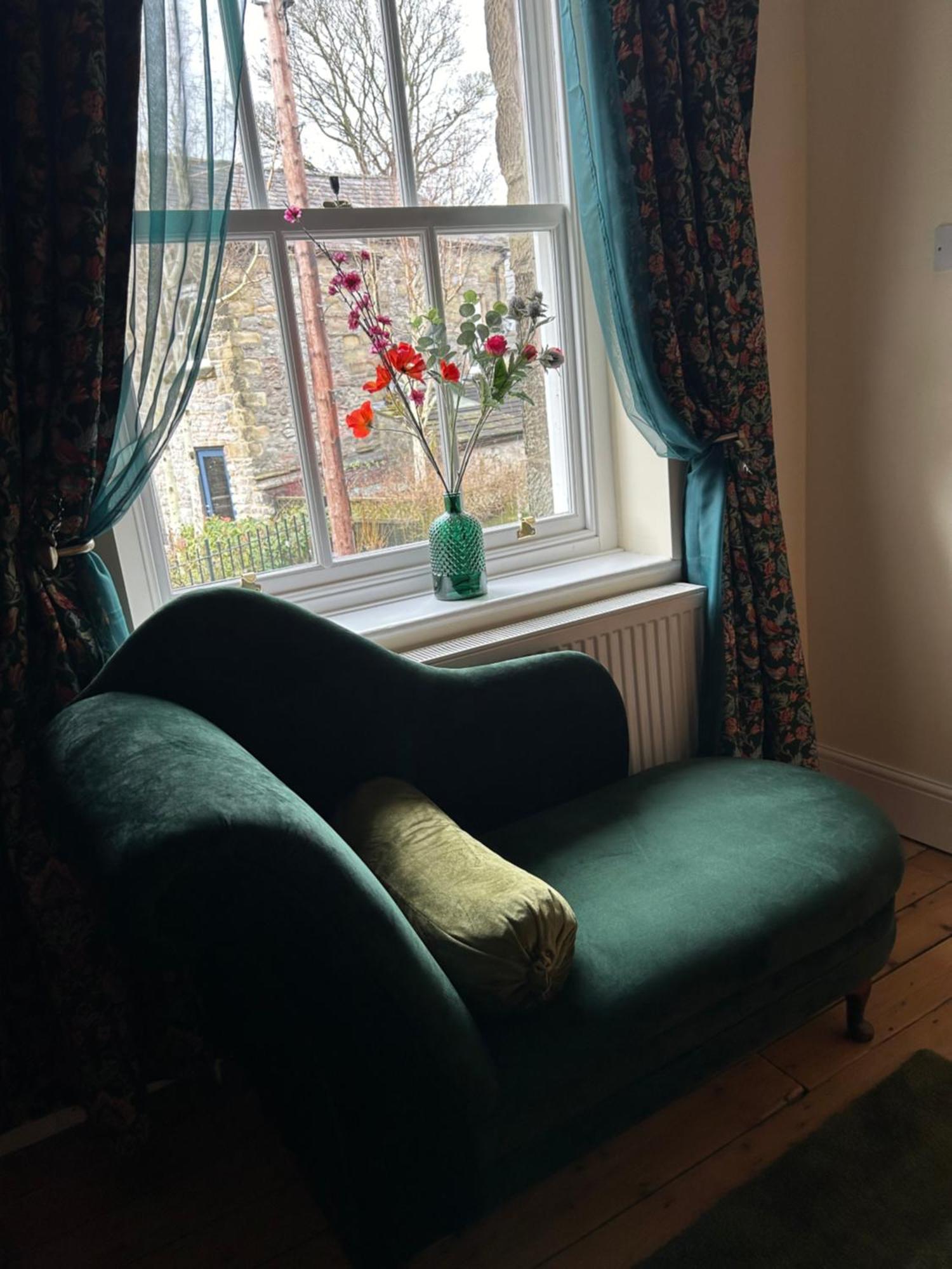 The Buxton Retreat A Luxurious 3-Storey Townhouse With Four Poster Bed And Double Jacuzzi Bath" Exterior foto